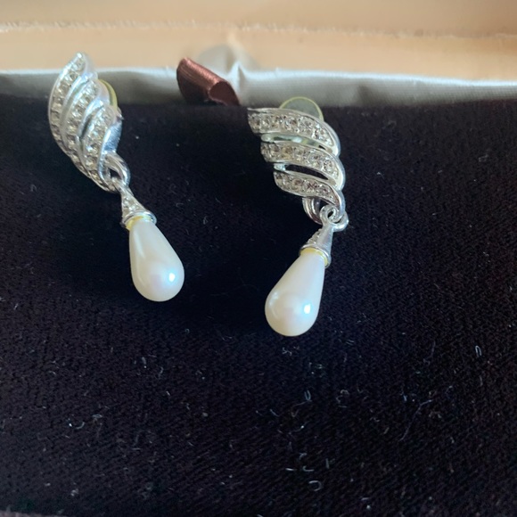 Vintage Earrings by Vendome/Coro - Picture 2 of 2